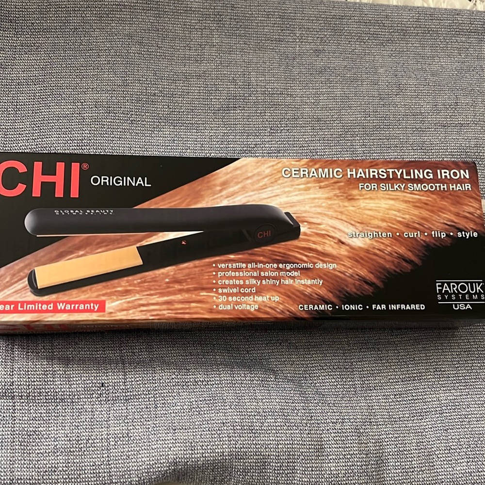 BRAND NEW CHI HAIR STRAIGHTENER